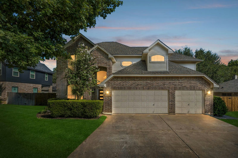 1908 Clearwater Dr — exterior