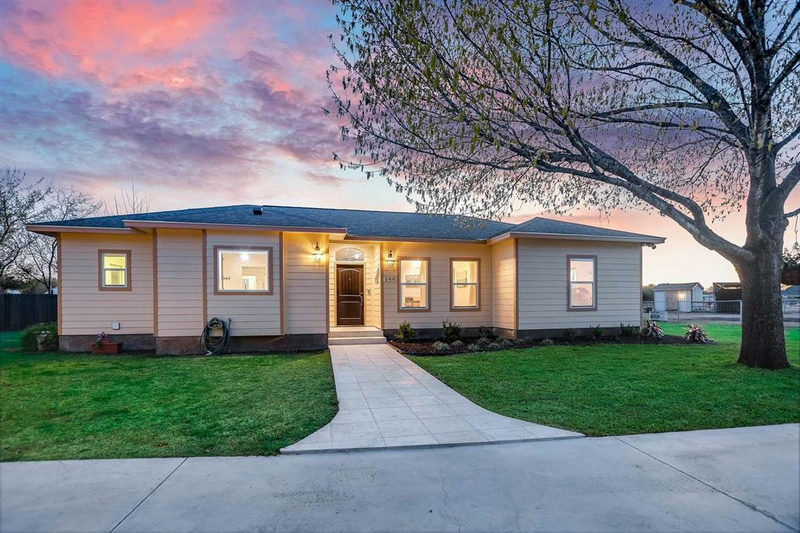 146 Meadow Ln — exterior