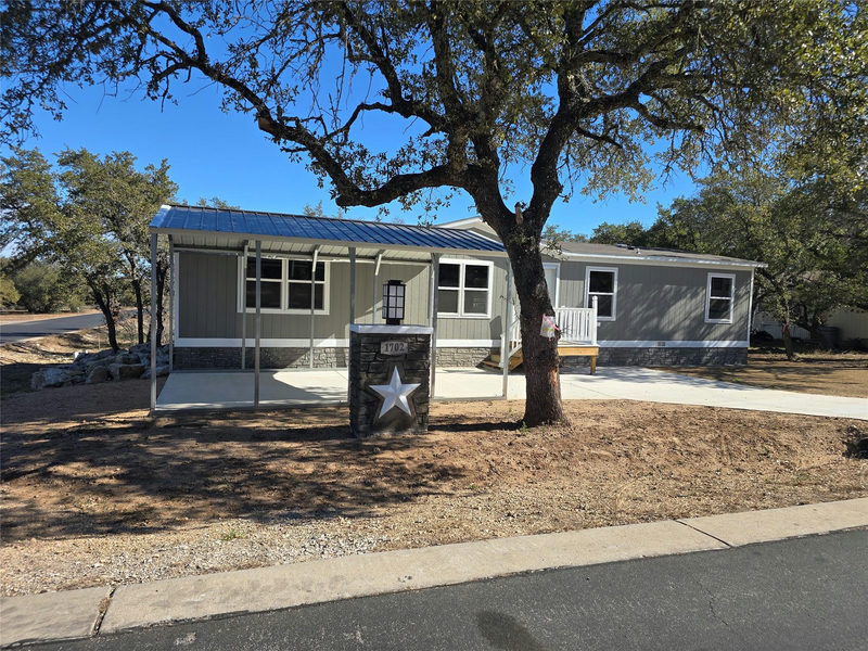 1702 Fox Foot Dr — exterior