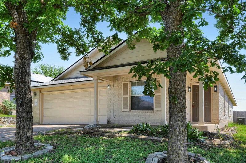 140 Plumbago Cv — exterior