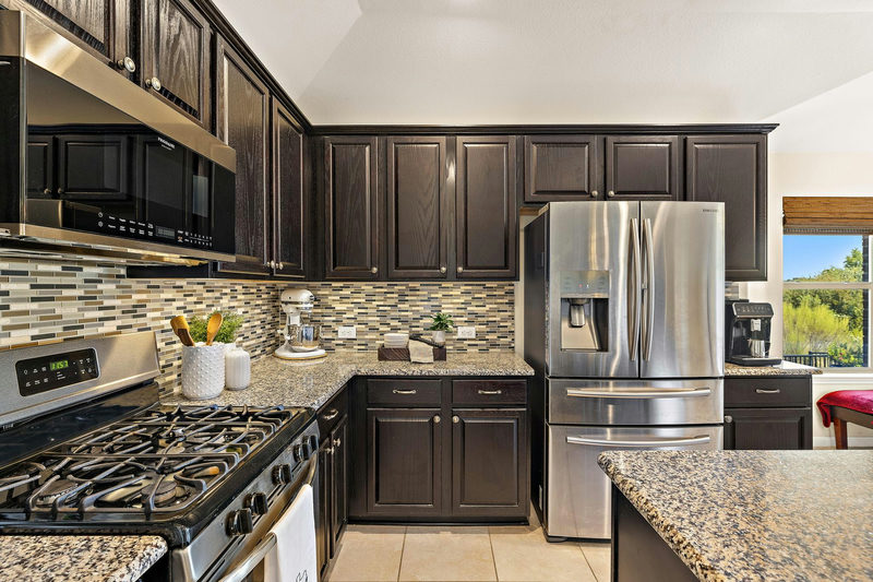 5717 Scenic Lake Dr — exterior