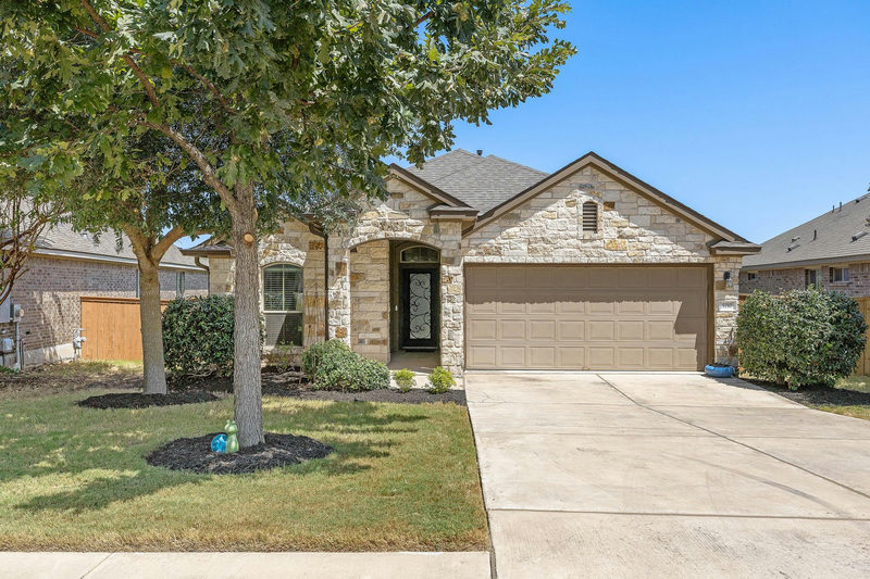 5717 Scenic Lake Dr — exterior