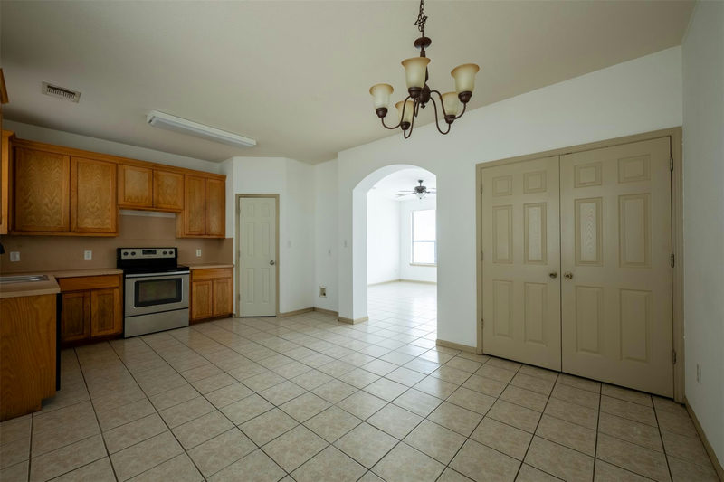 8901 Parkfield Dr — exterior