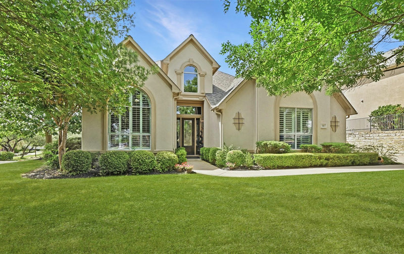 111 WHITLEY Dr — exterior