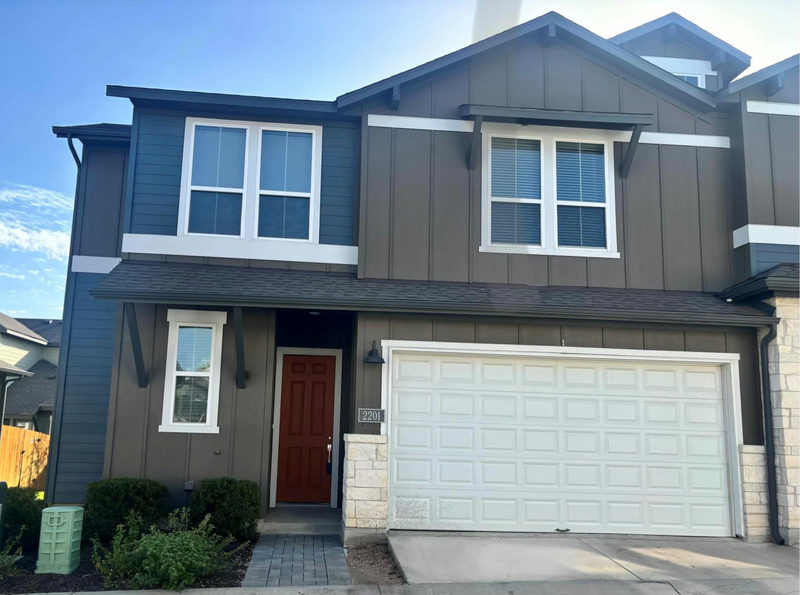 1020 Vista View Dr #2201 — exterior