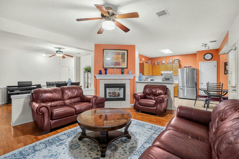 1121 Black Locust Dr — exterior
