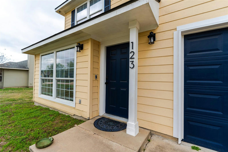 123 Kawainui Ln — exterior