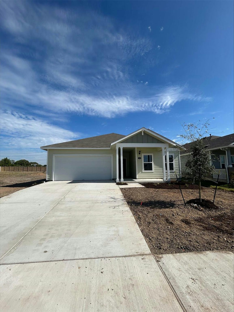 150 Lennox Dr — exterior
