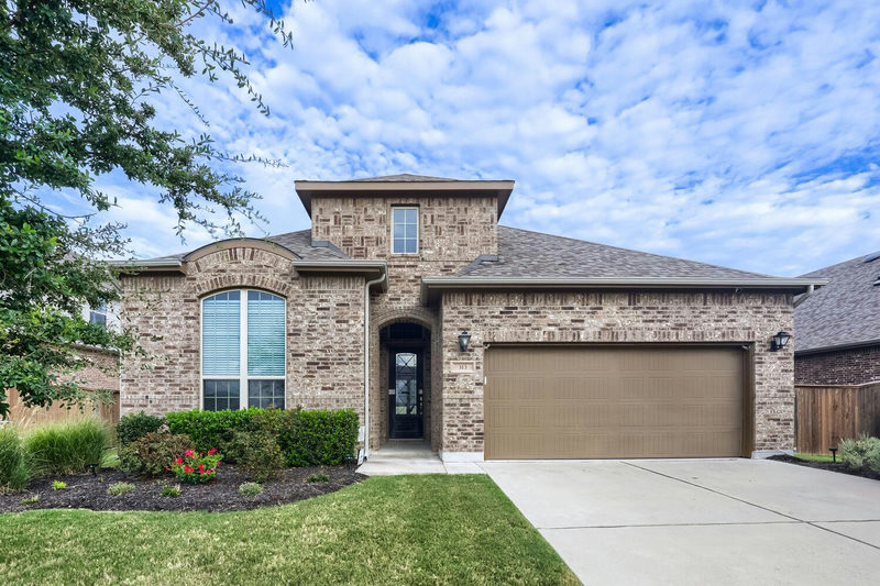313 Pendent Dr — exterior