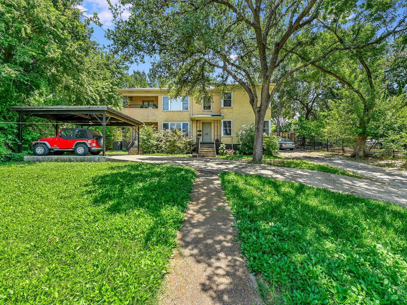 2323 Hartford Rd — exterior