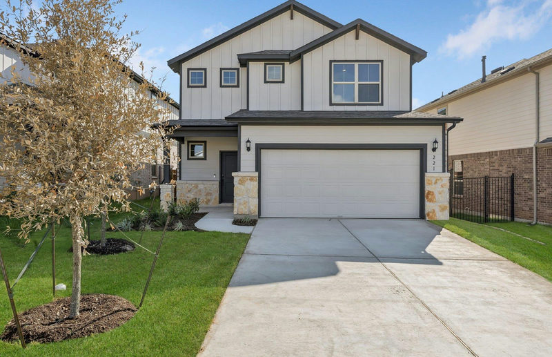 221 Groveland Dr — exterior