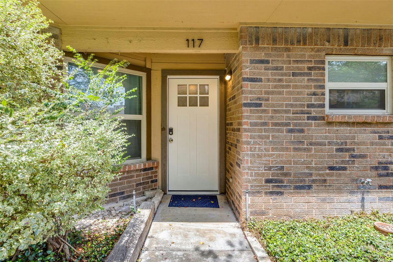 5608 Cougar Dr #117 — exterior