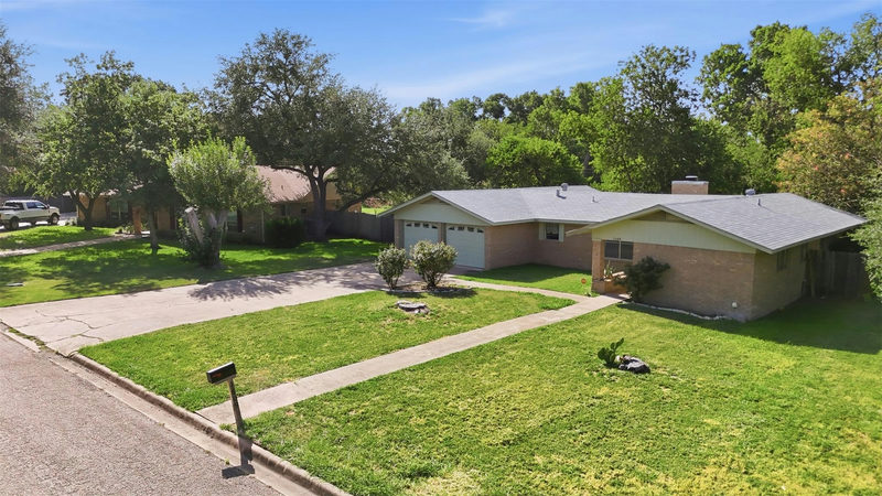 1609 Tammi Ln — exterior