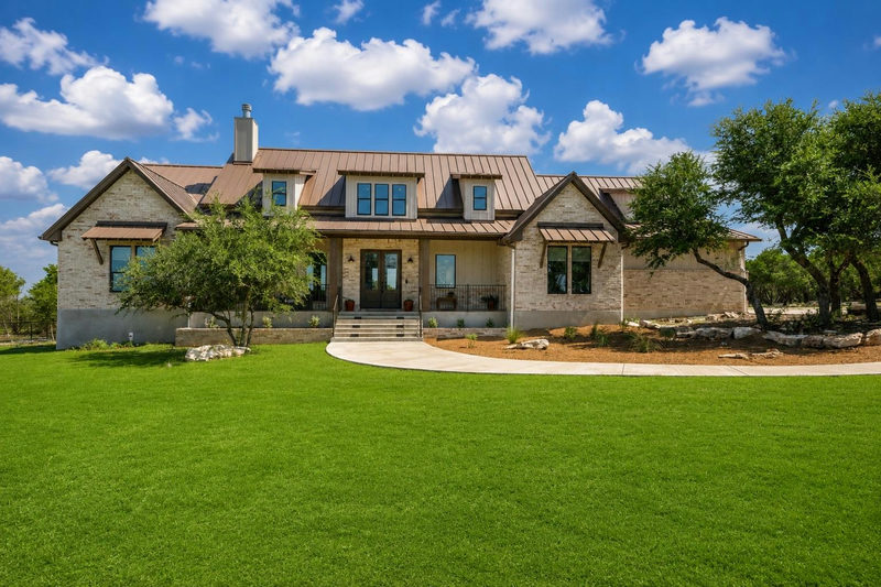 1516 E Flying Owl Dr — exterior