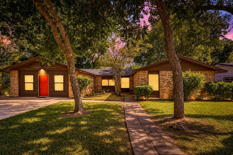 5800 Coolbrook Dr — exterior