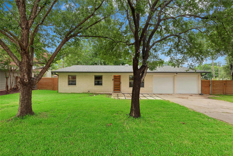 8601 Winding Walk — exterior
