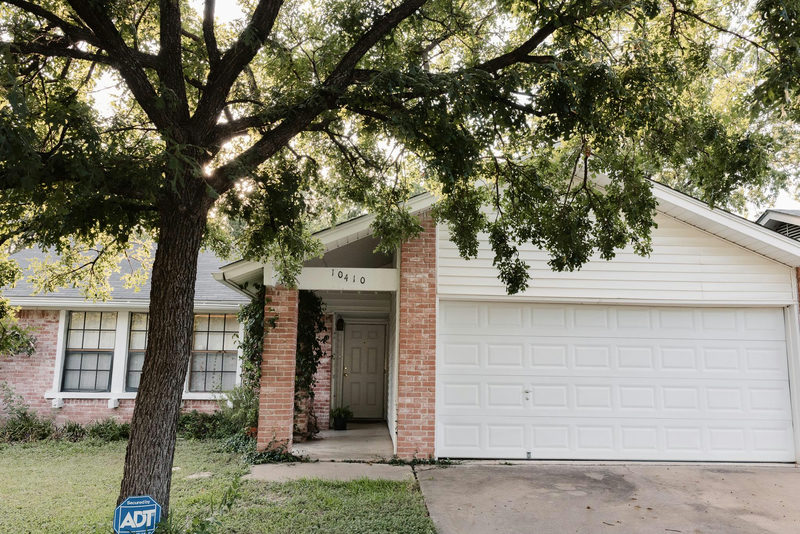 10410 Leaning Willow Dr — exterior