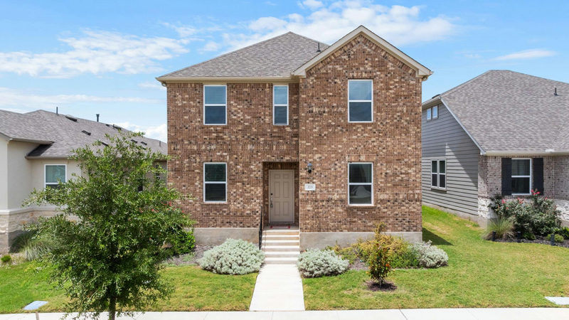 223 Flowers Ave — exterior