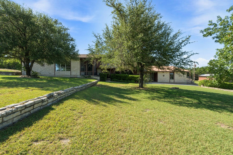 606 Rolling Hills Rd — exterior