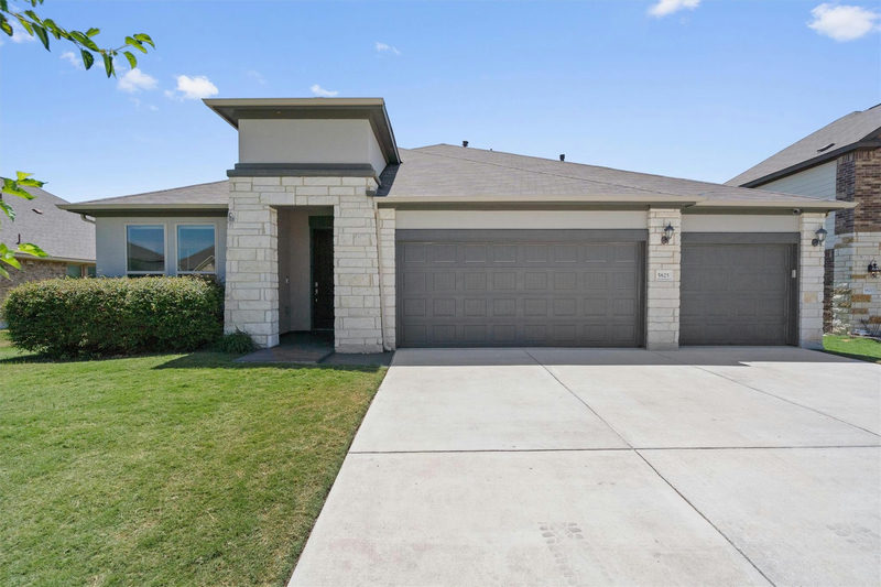 5825 Toscana Trce — exterior