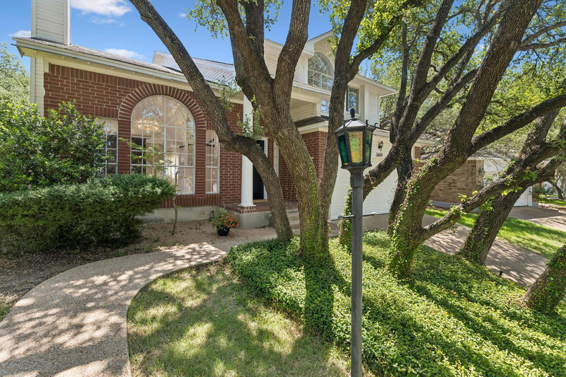 3609 Latimer Dr — exterior