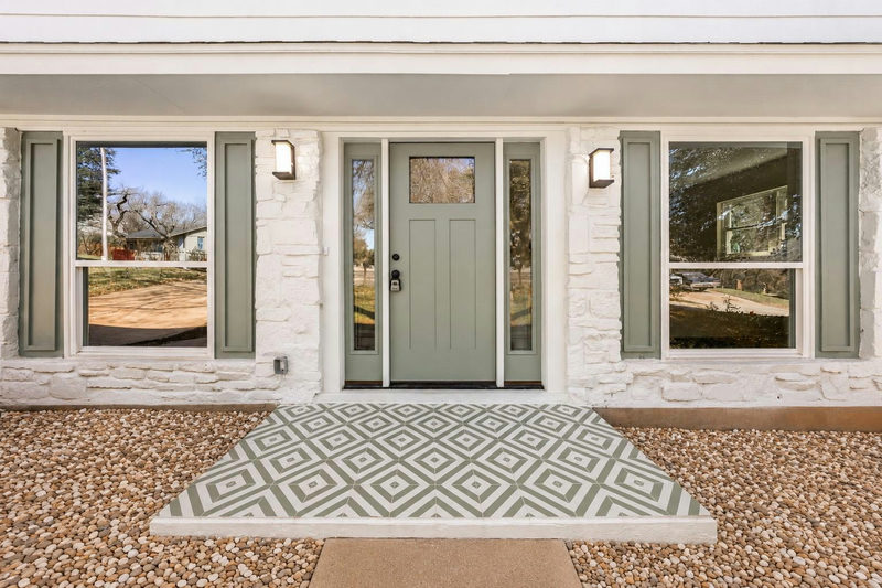 7007 Fred Morse Dr — exterior