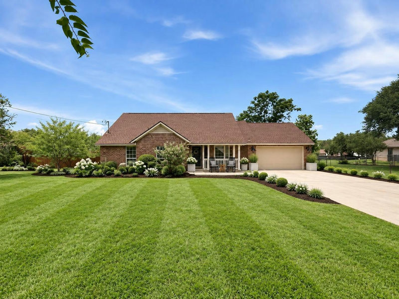 125 Barton Rd — exterior
