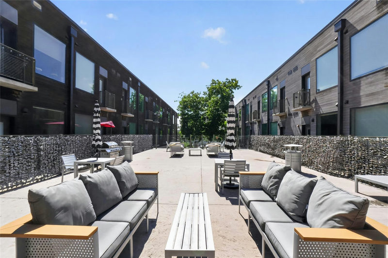 1800 E 4th St #202 — exterior