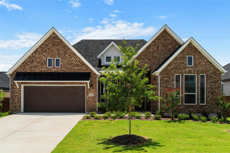 2105 Tobiano Trce — exterior