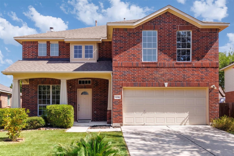 20516 Farm Pond Ln — exterior