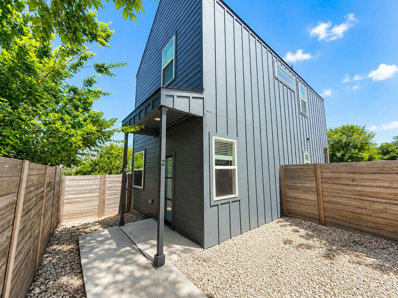 1212 Lily Ter #2 — exterior