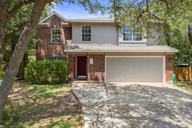 2028 Desco Dr — exterior