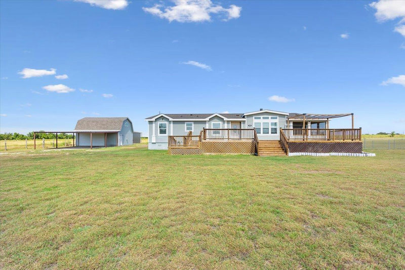 3745 County Road 428 — exterior