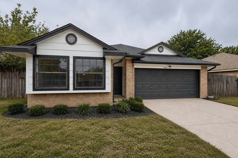 14305 Vandever St — exterior