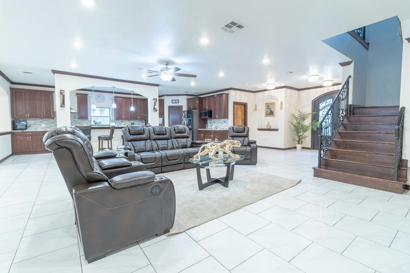 319 Lonesome Dove Dr — exterior