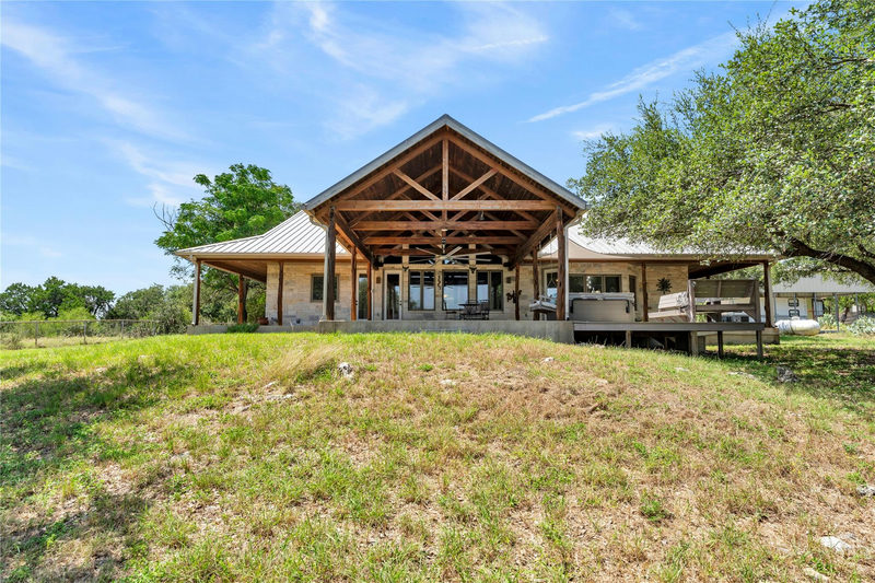 150 Pecan 2 — exterior