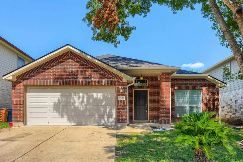 9305 Pioneer Forest Dr — exterior