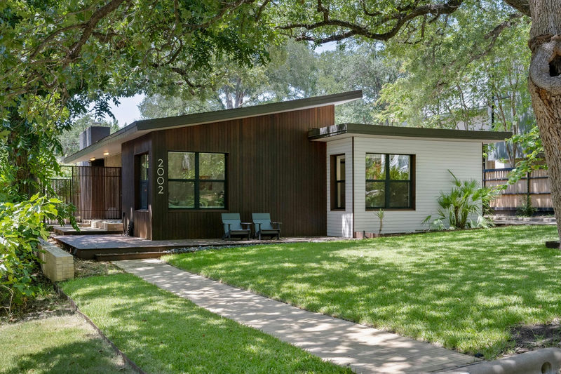 2002 Meadowbrook Dr — exterior
