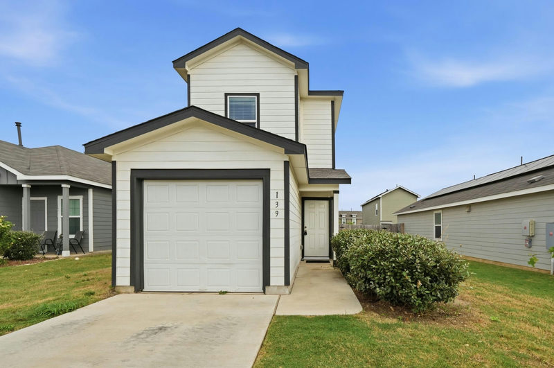 139 Gabbro Gdns — exterior
