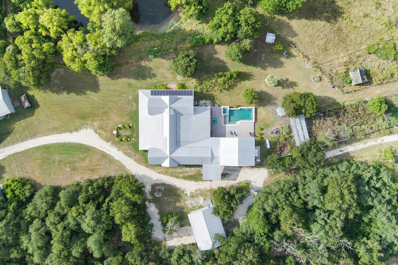 100 S Dewberry Creek Trl — exterior