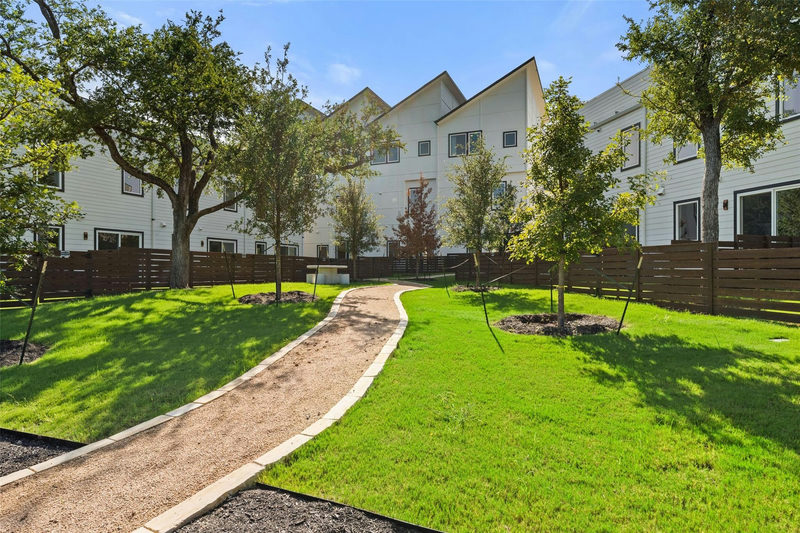 5201 E E. MLK Jr Blvd #6106 — exterior
