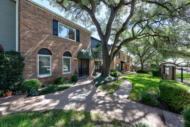 3974 Far West Blvd — exterior