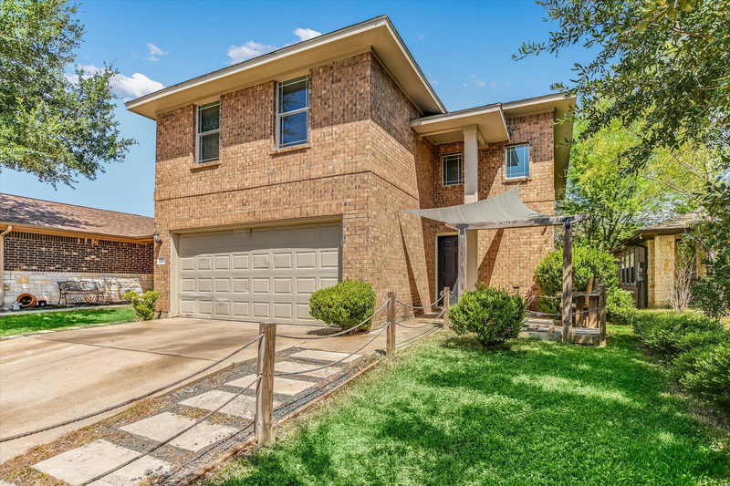 3303 Barksdale Dr — exterior