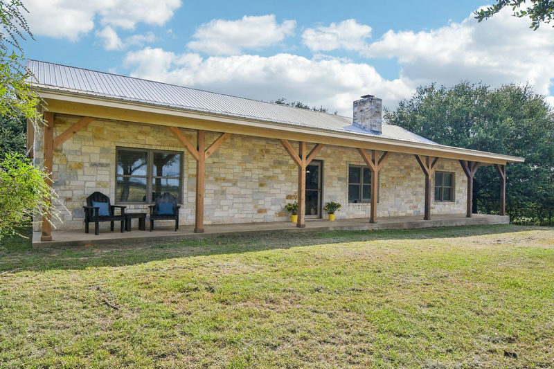 387 Goertz Dr — exterior