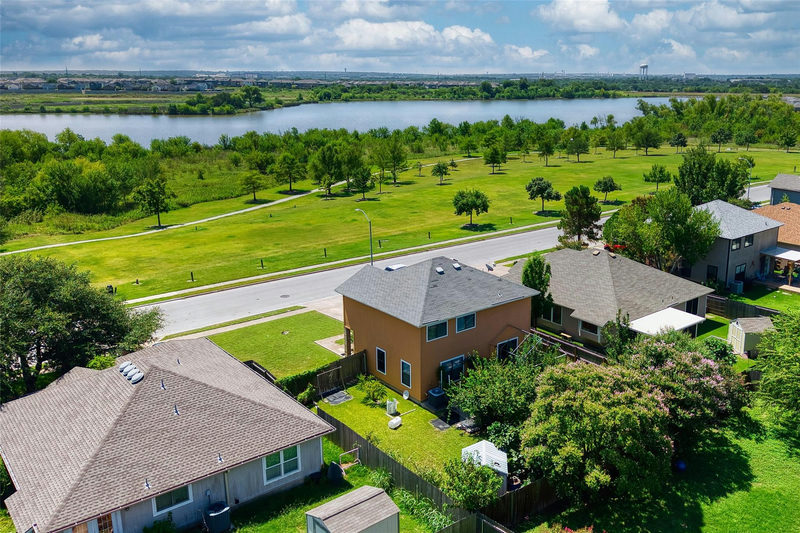 1347 Lakeside Loop — exterior