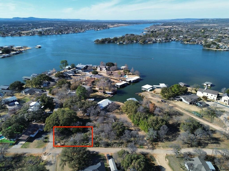 302 Briarway Dr W — exterior