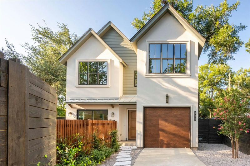 2506 E 2nd St #2 — exterior