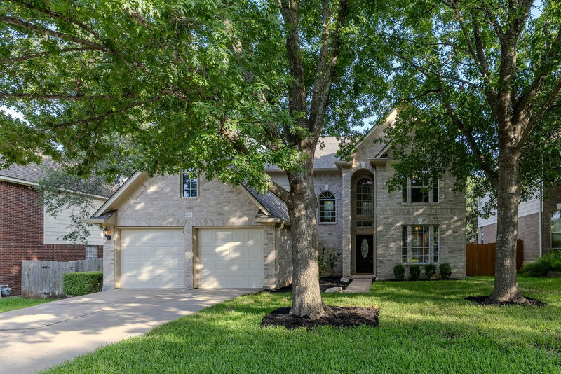 2021 Wood Glen Dr — exterior