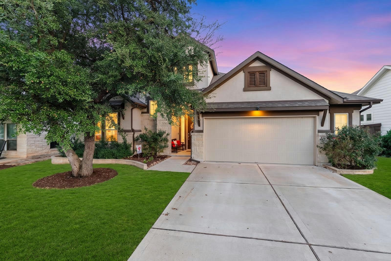 812 Heartleaf Dr — exterior