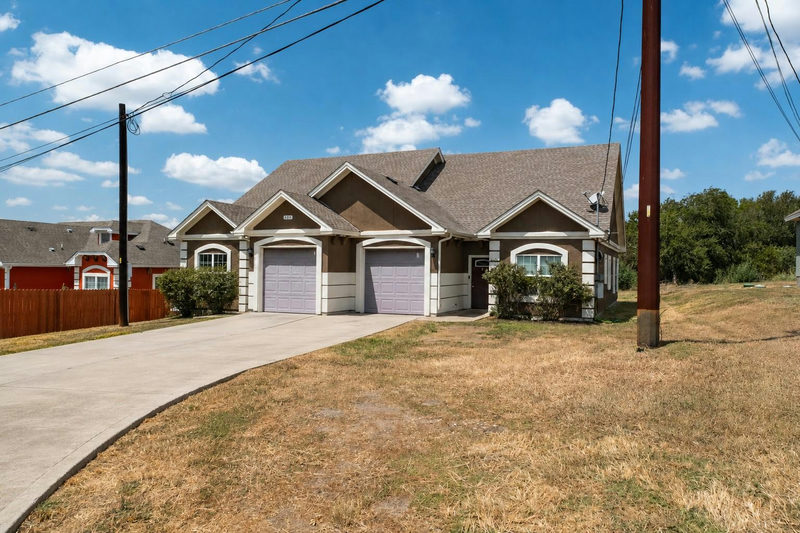 404 Mesa Dr — exterior